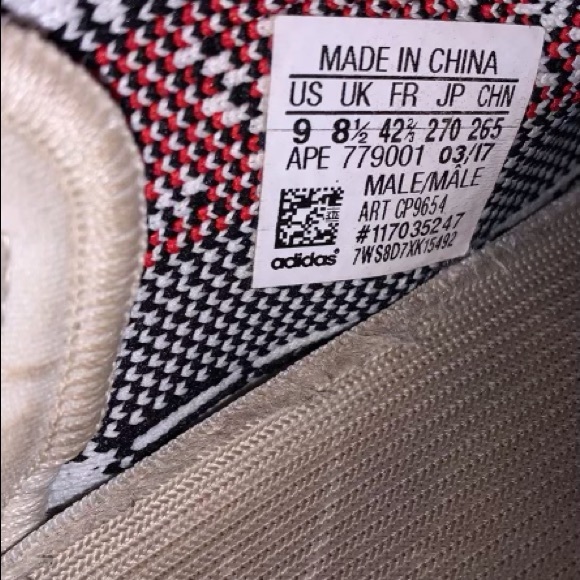 Yeezy Boost 350 V2 Zebra. - Picture 4 of 9
